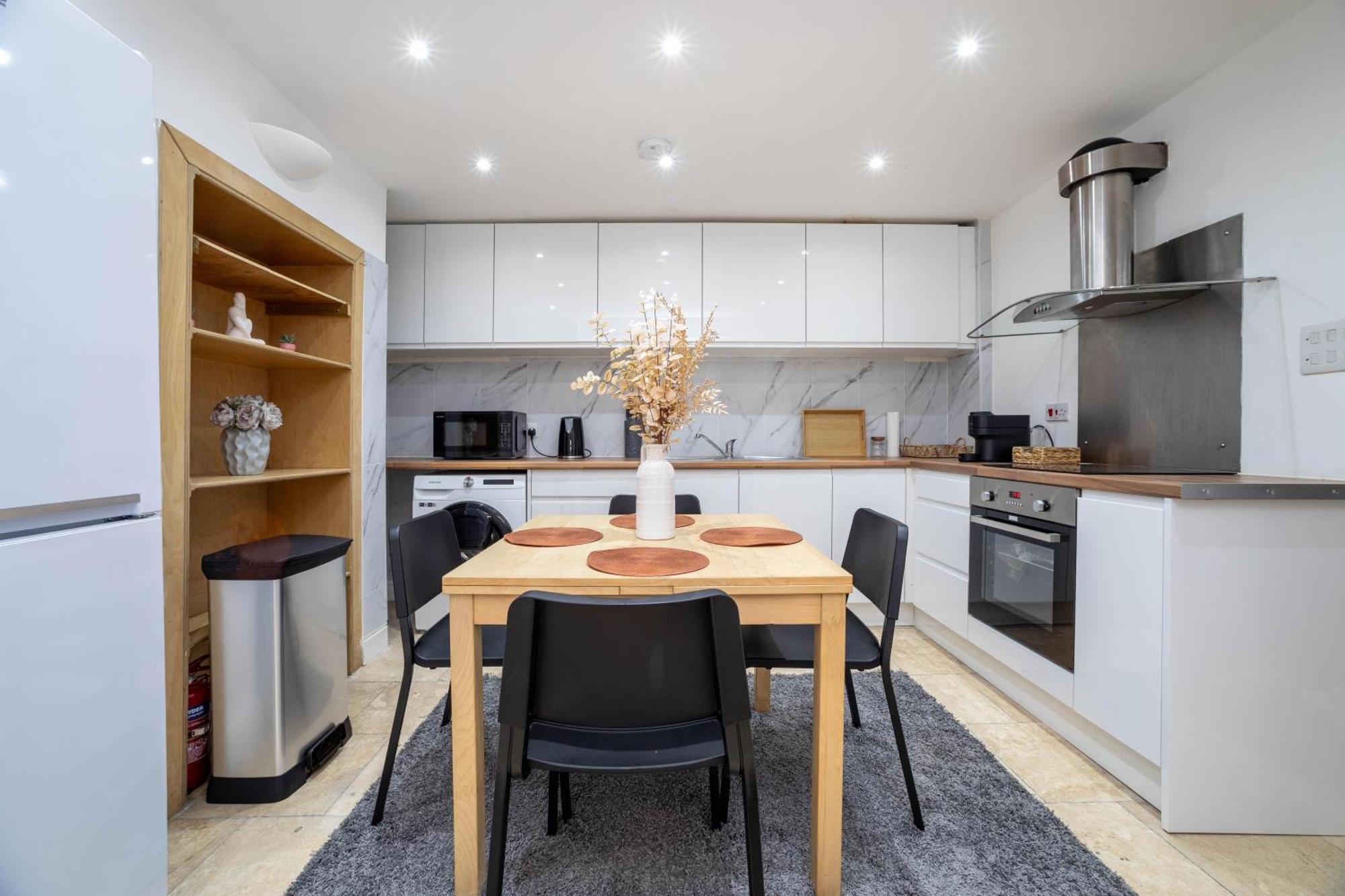3 Bedroom House In Notting Hill Londra Exterior foto